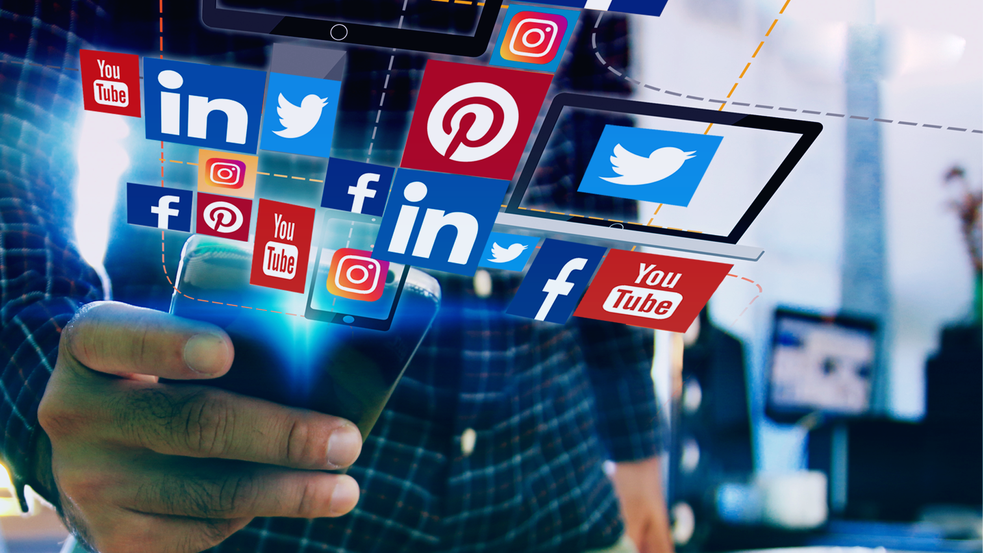Article | 5 Ways To Attract The Right Candidates Using Social Media
